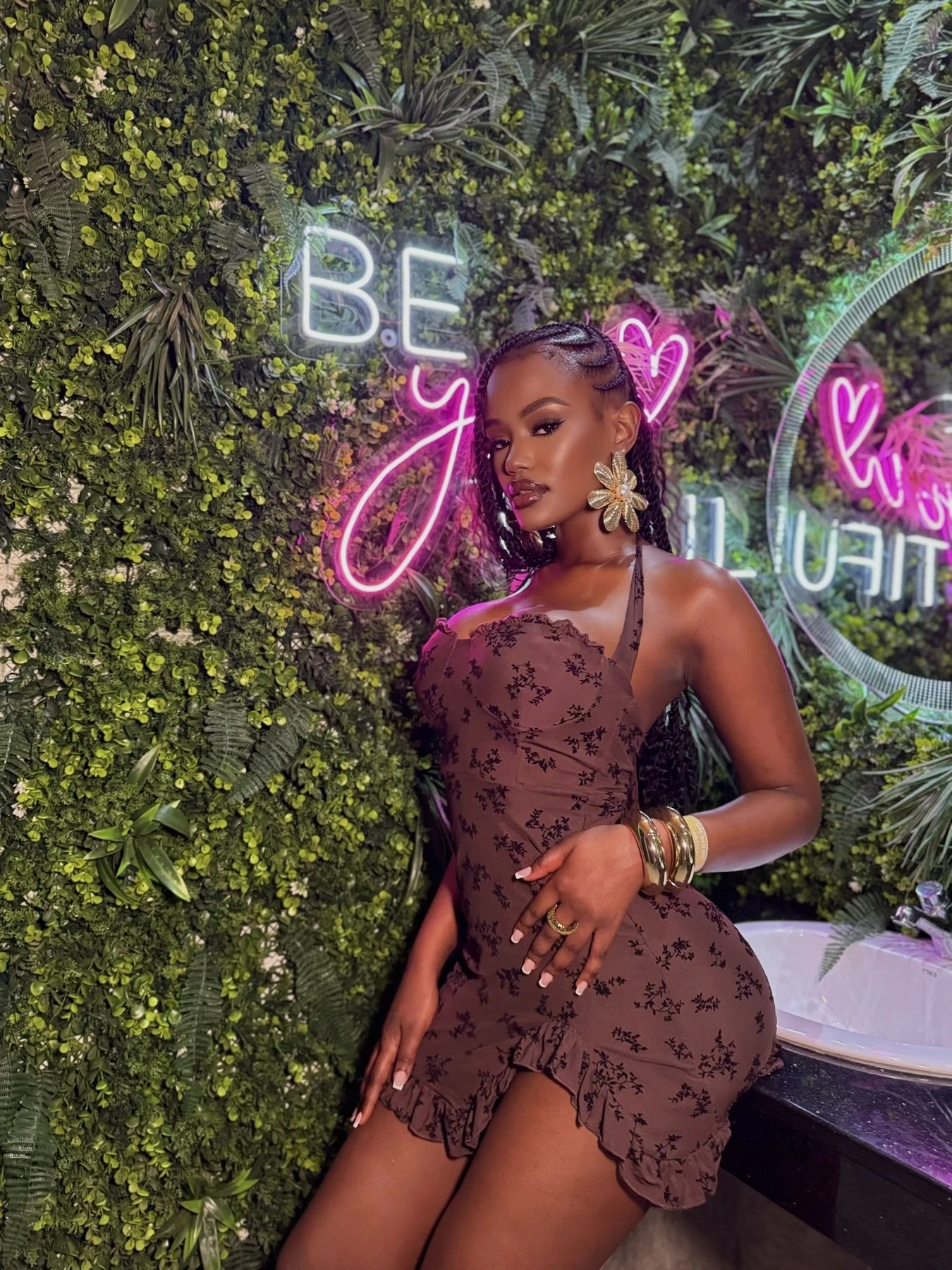 Lexi Luv – Rwandan escort in Hong Kong — 3 / 5