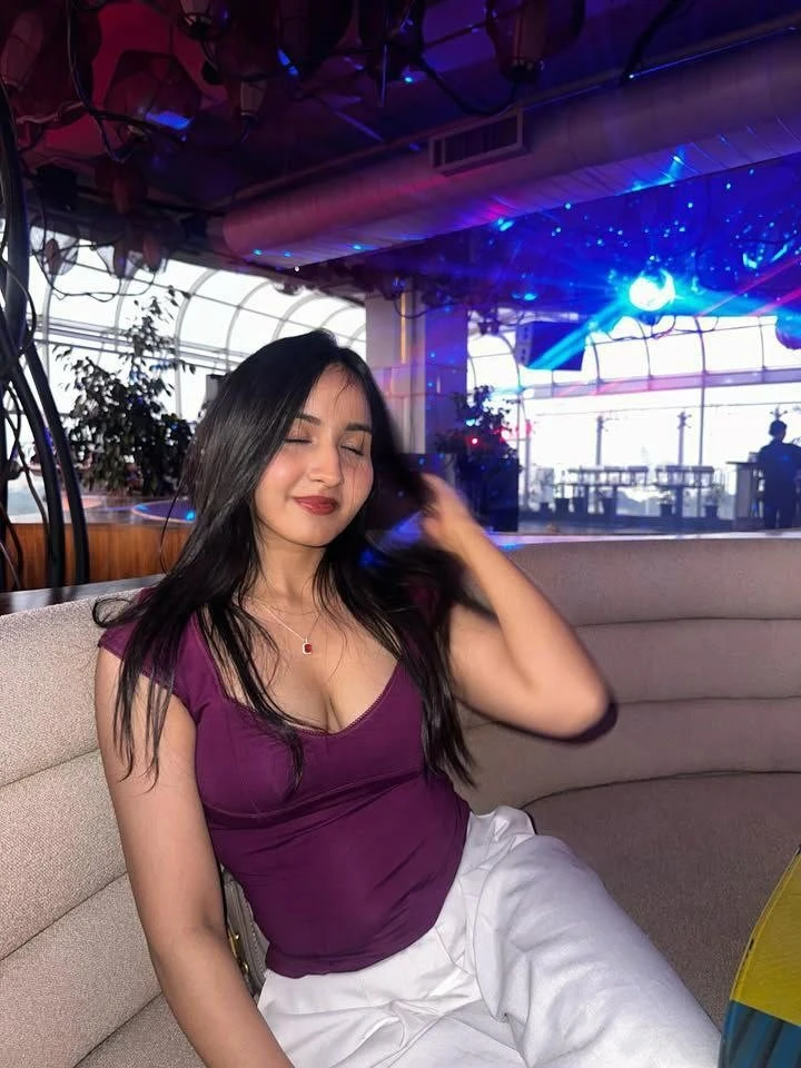 Himani Joshi – Indian escort in Bangalore — 3 / 4