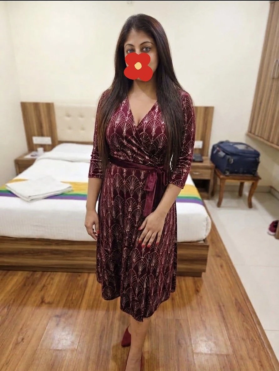 Simmy Here for Real Meet & Cam – Indian escort in Bangalore — 5 / 7