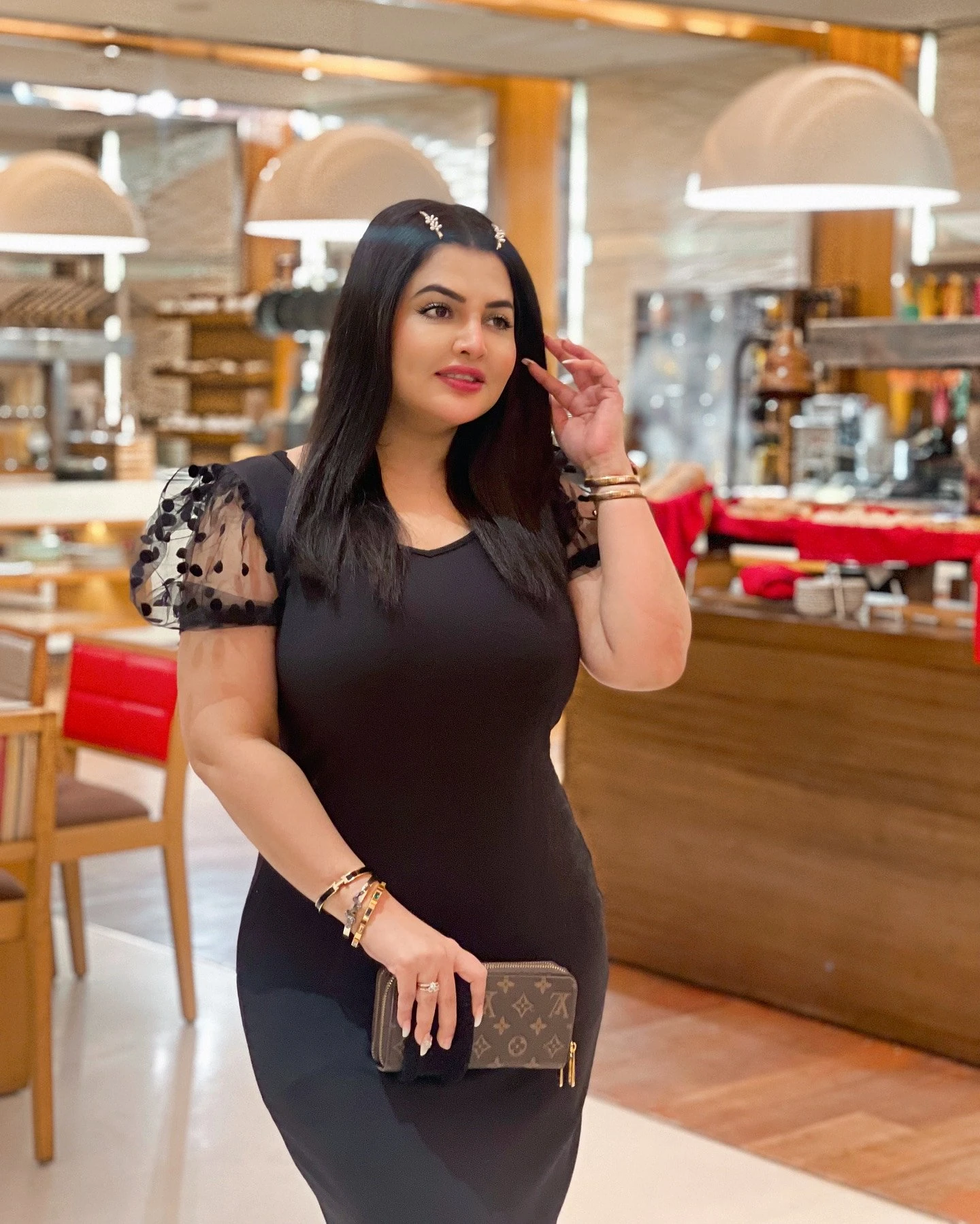 Khushi Rahman – escort in Dhaka — 6 / 13