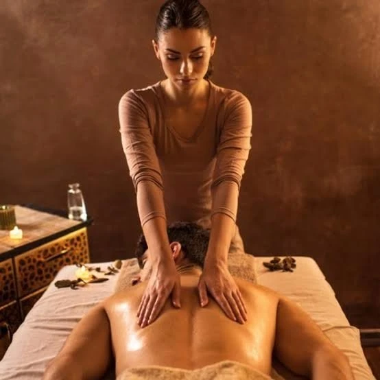 FEMALE TO MALE FULL BODY OIL MASSAGE – Indian escort in Bangalore — 5 / 7