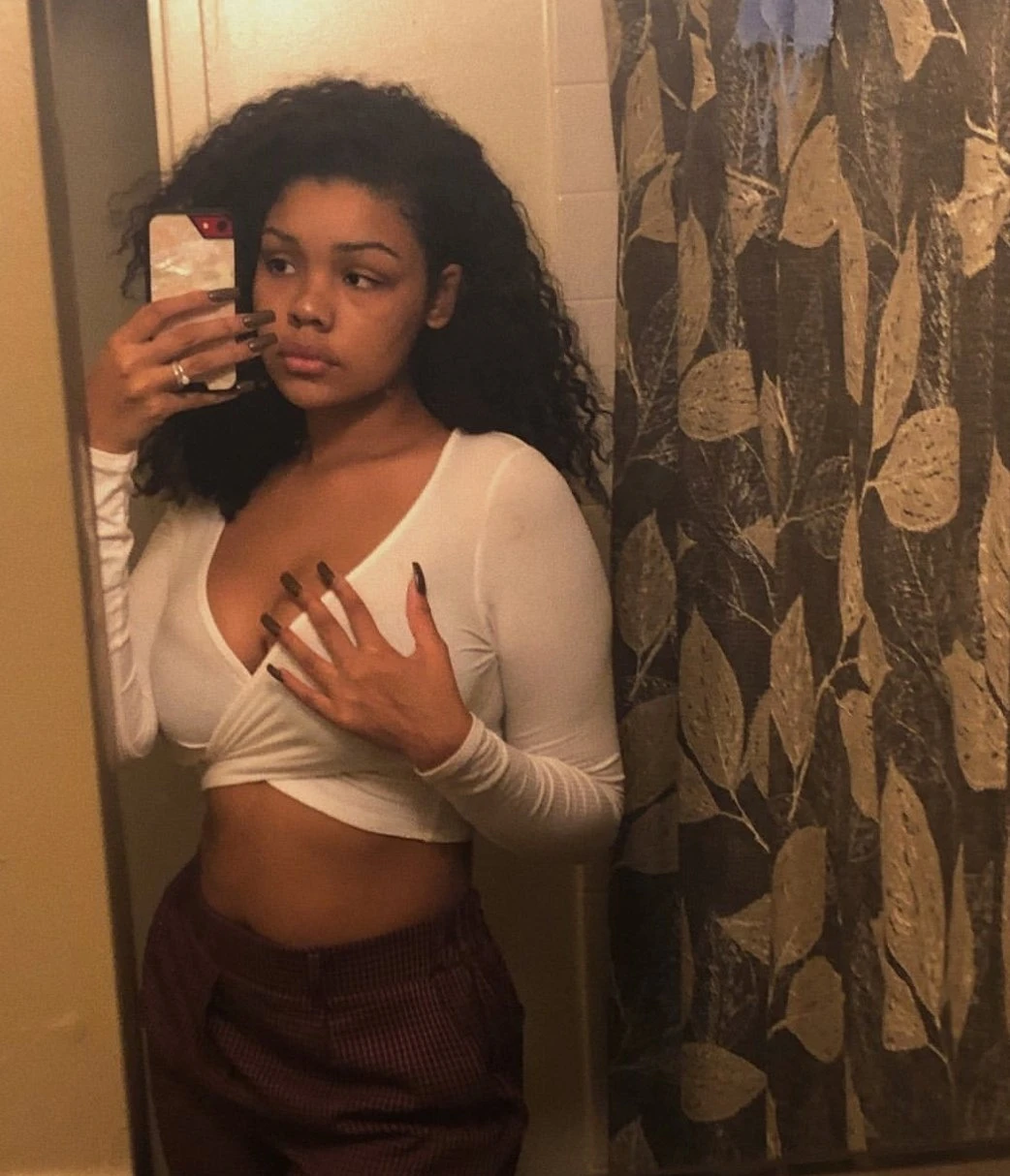 Tina – Bahamian escort in Bangalore — 2 / 4