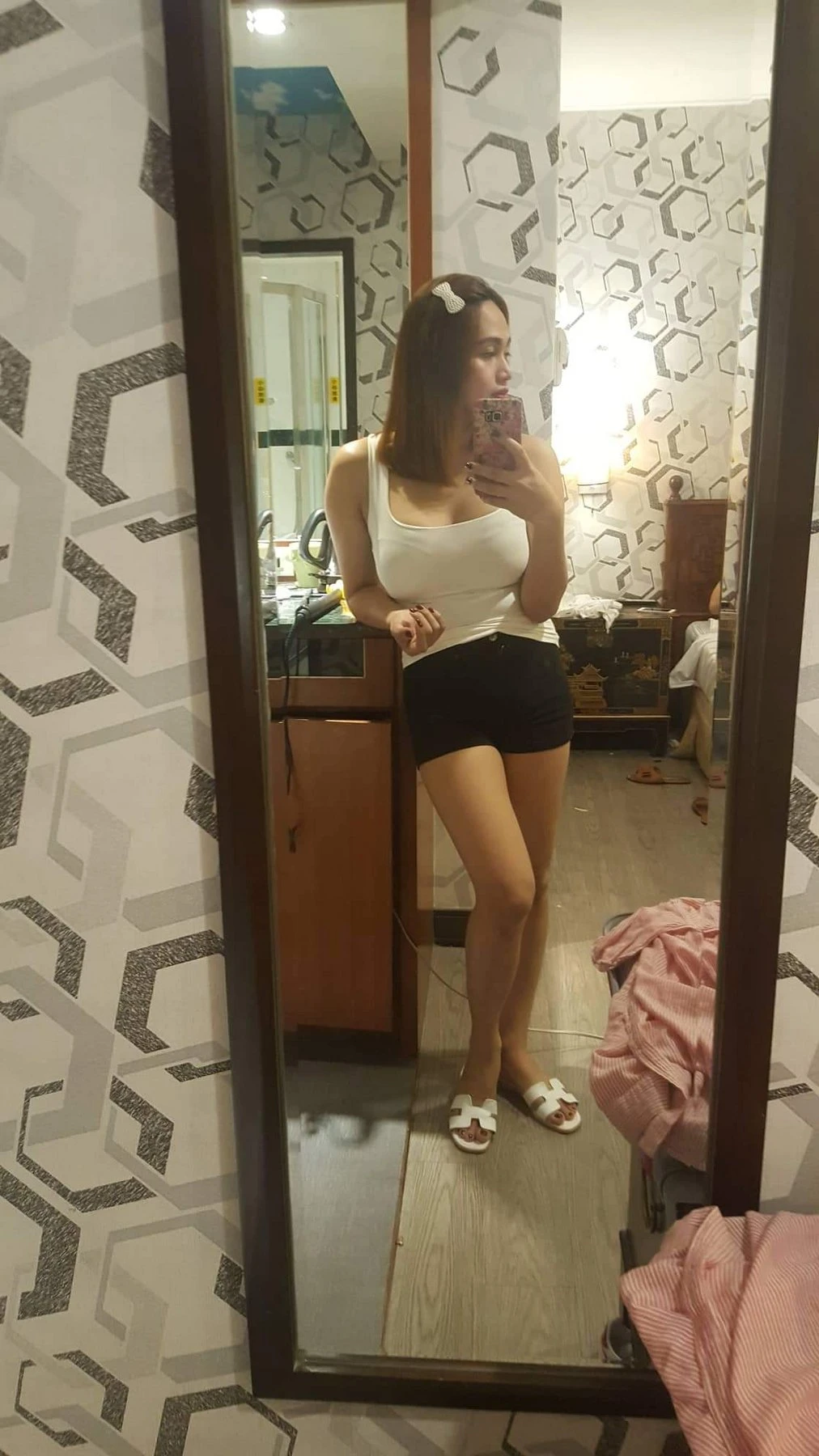 Anne – Japanese escort in Hong Kong — 10 / 15