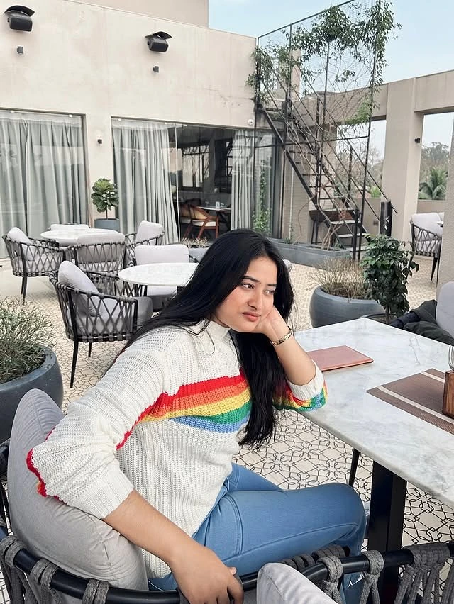 Ankita – Indian escort in Bangalore — 2 / 5