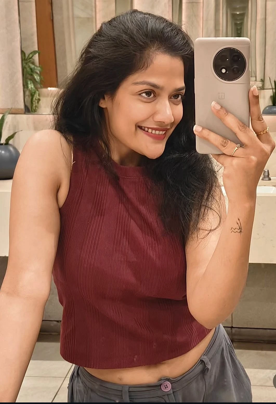 Vip Escort High Profile – Indian escort in Ahmedabad — 2 / 4