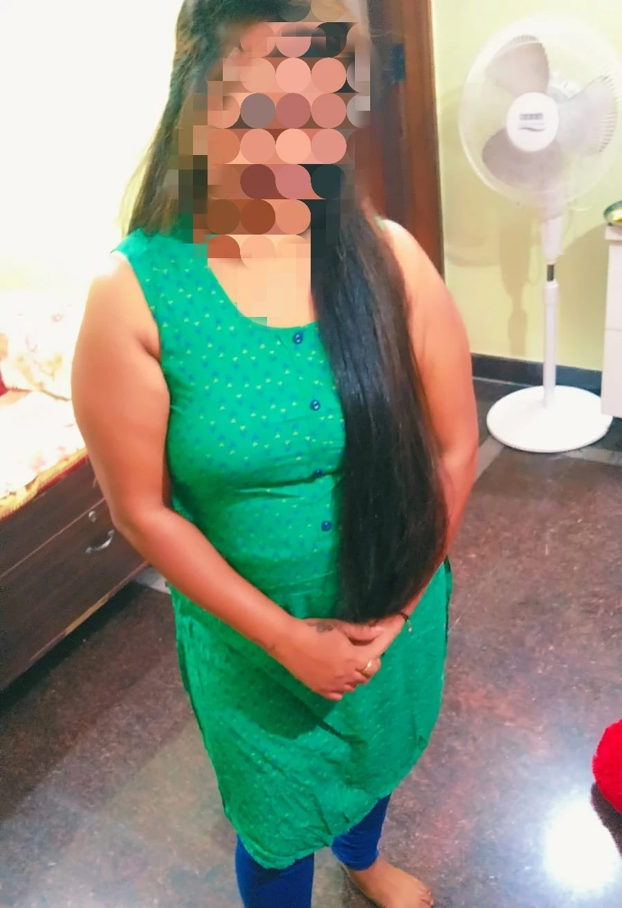 Soumya with long silky hair – Indian escort in Bangalore — 2 / 8