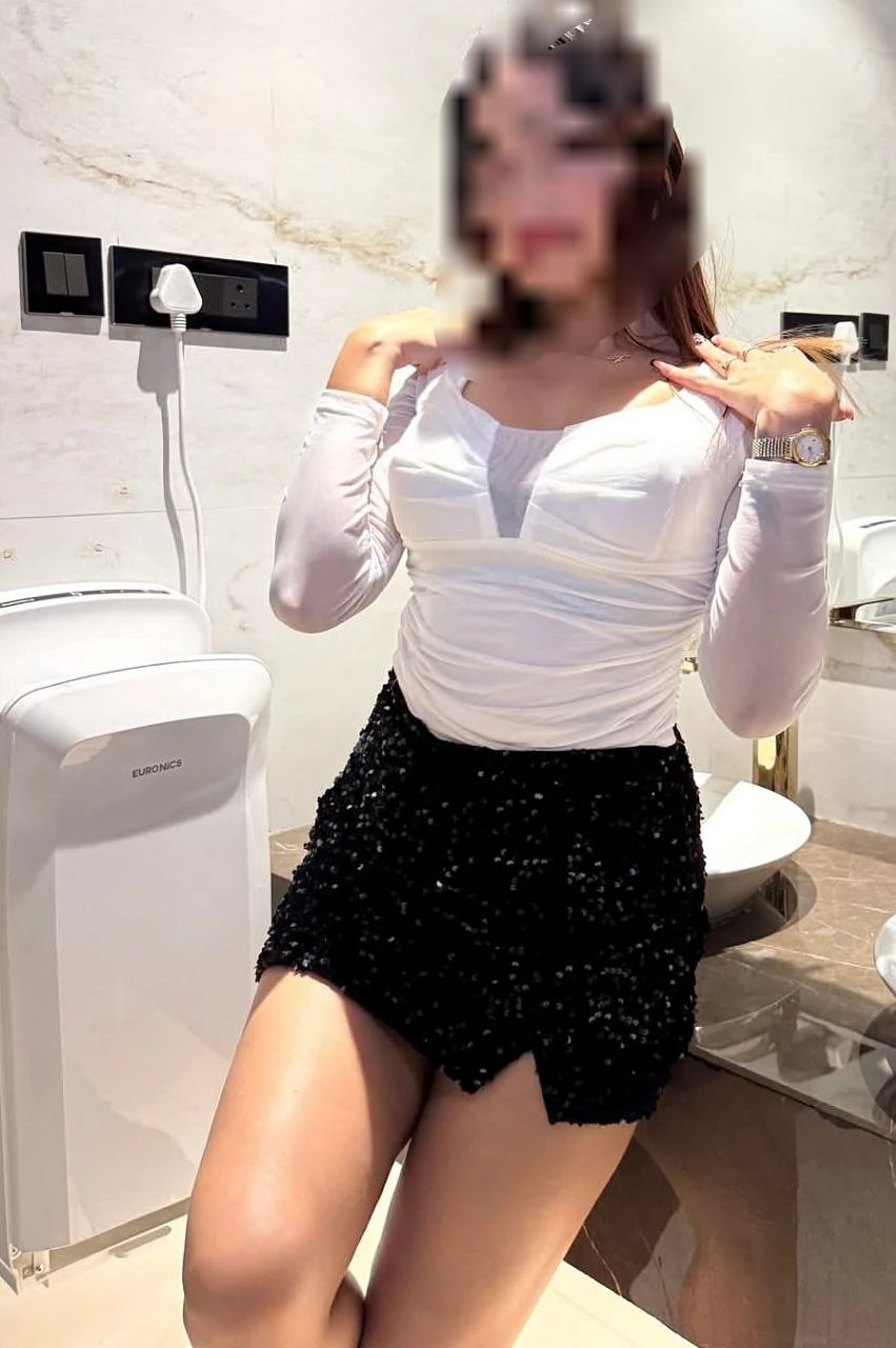 Harshita – Indian escort in Bangalore — 2 / 4