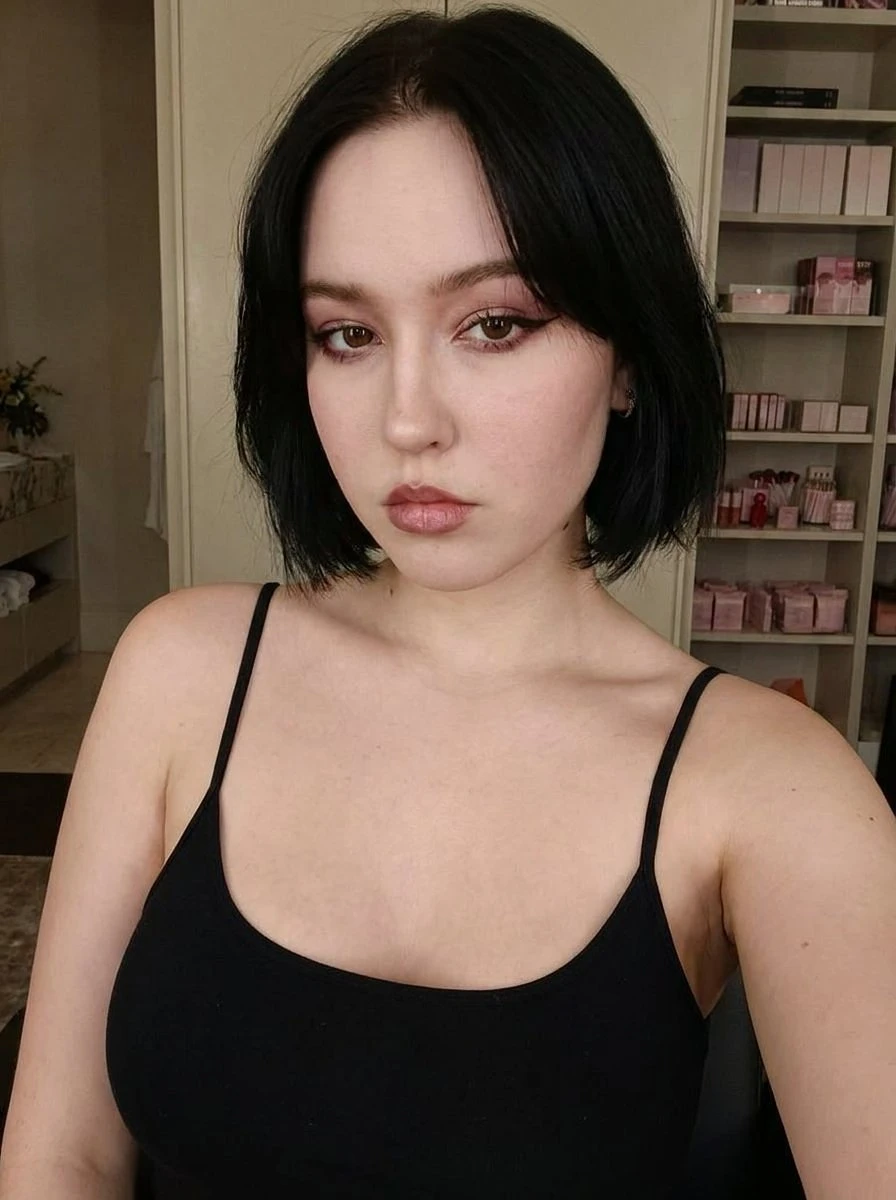 Chloe Sweet Poison – Russian escort in Hong Kong — 5 / 6