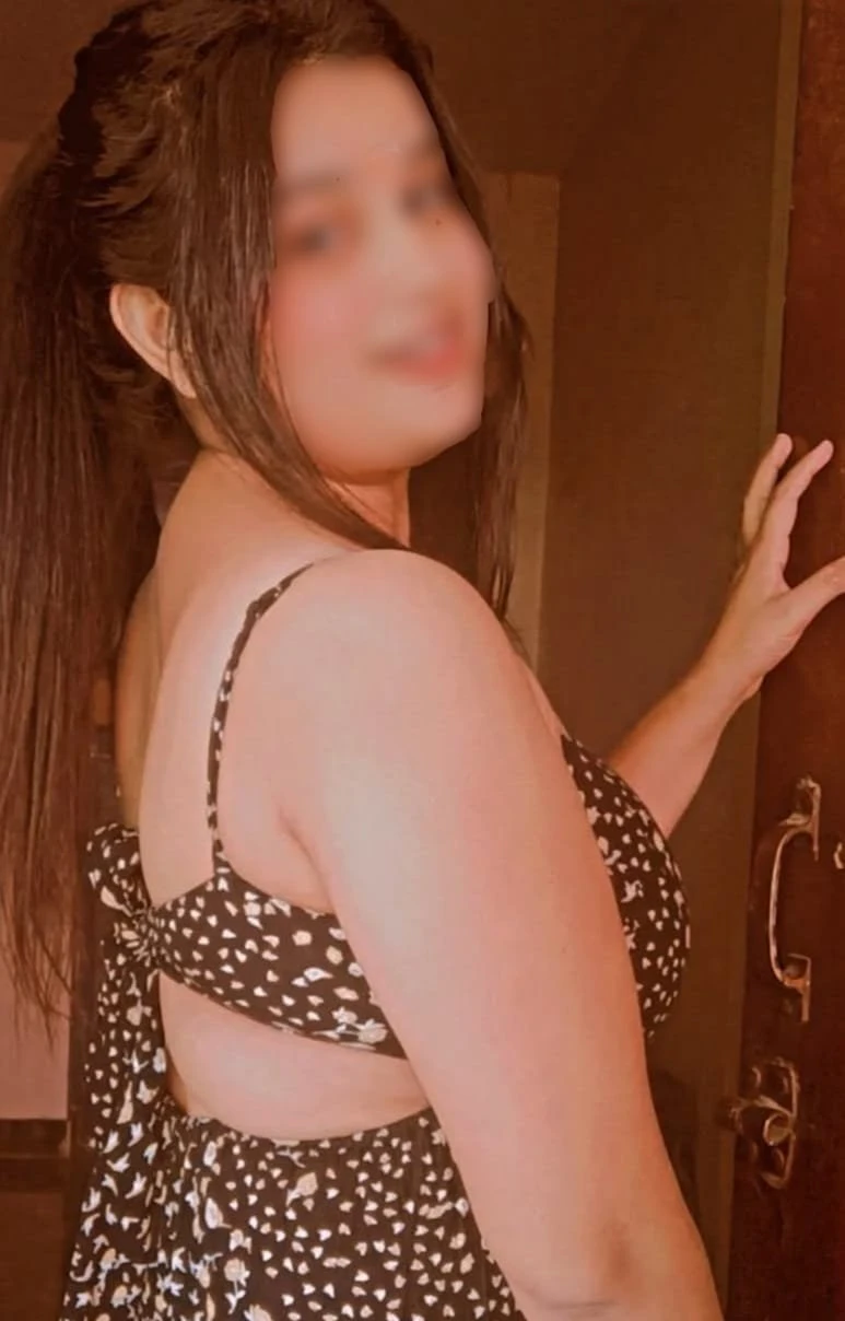 Ankita Singh – Indian escort in Bangalore — 1 / 4