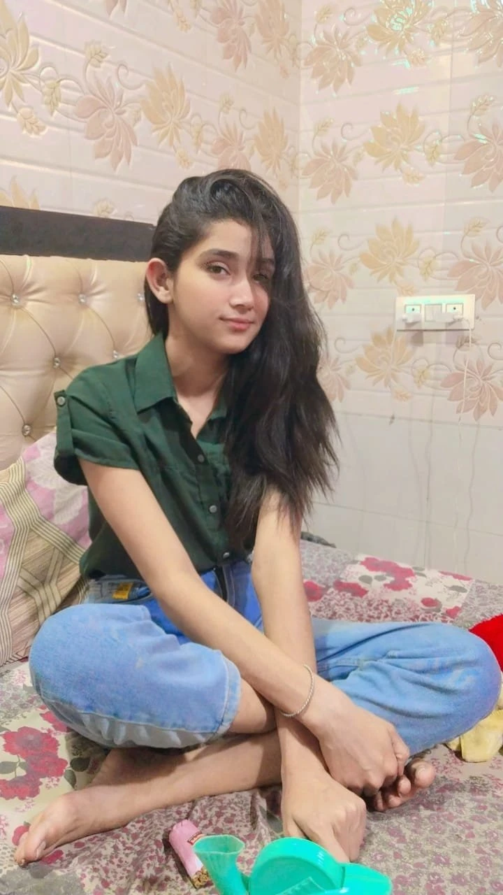 Kavya – Indian escort in Bangalore — 2 / 3