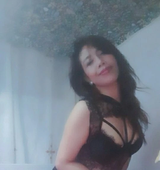 Elsanty – Indonesian escort in Hong Kong — 4 / 8
