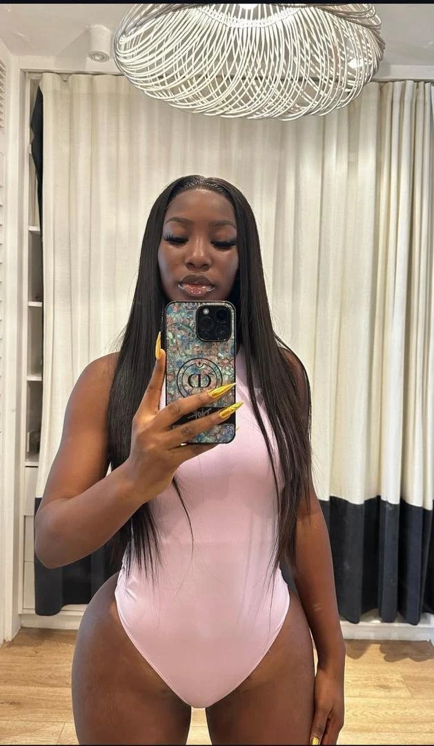 Stacy – Kenyan escort in Baku — 2 / 4