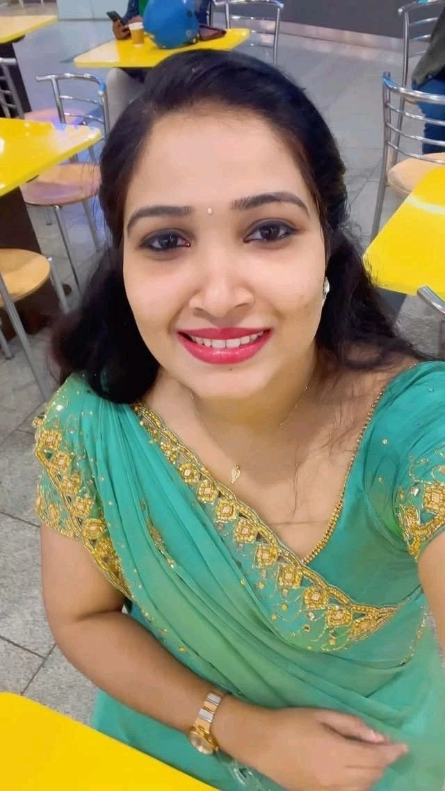 Riya – Indian escort in Ahmedabad — 5 / 7
