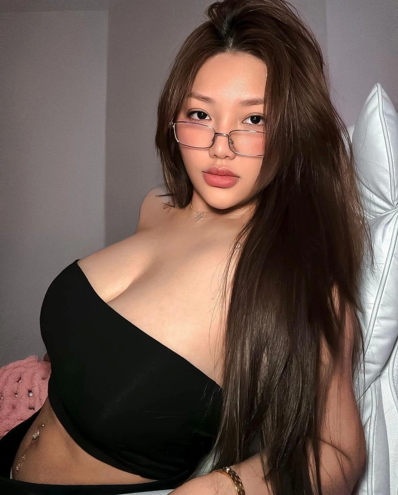 Milf Scarlet – escort in Hong Kong, Escort, Hong Kong