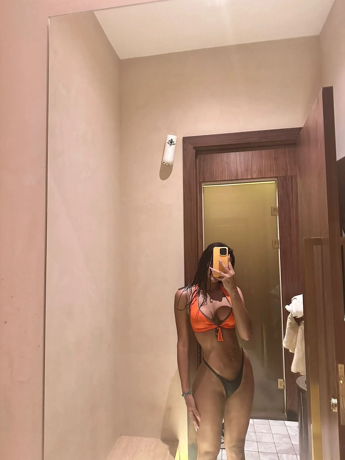 Raya – Albanian escort in Tirana — 12 / 24