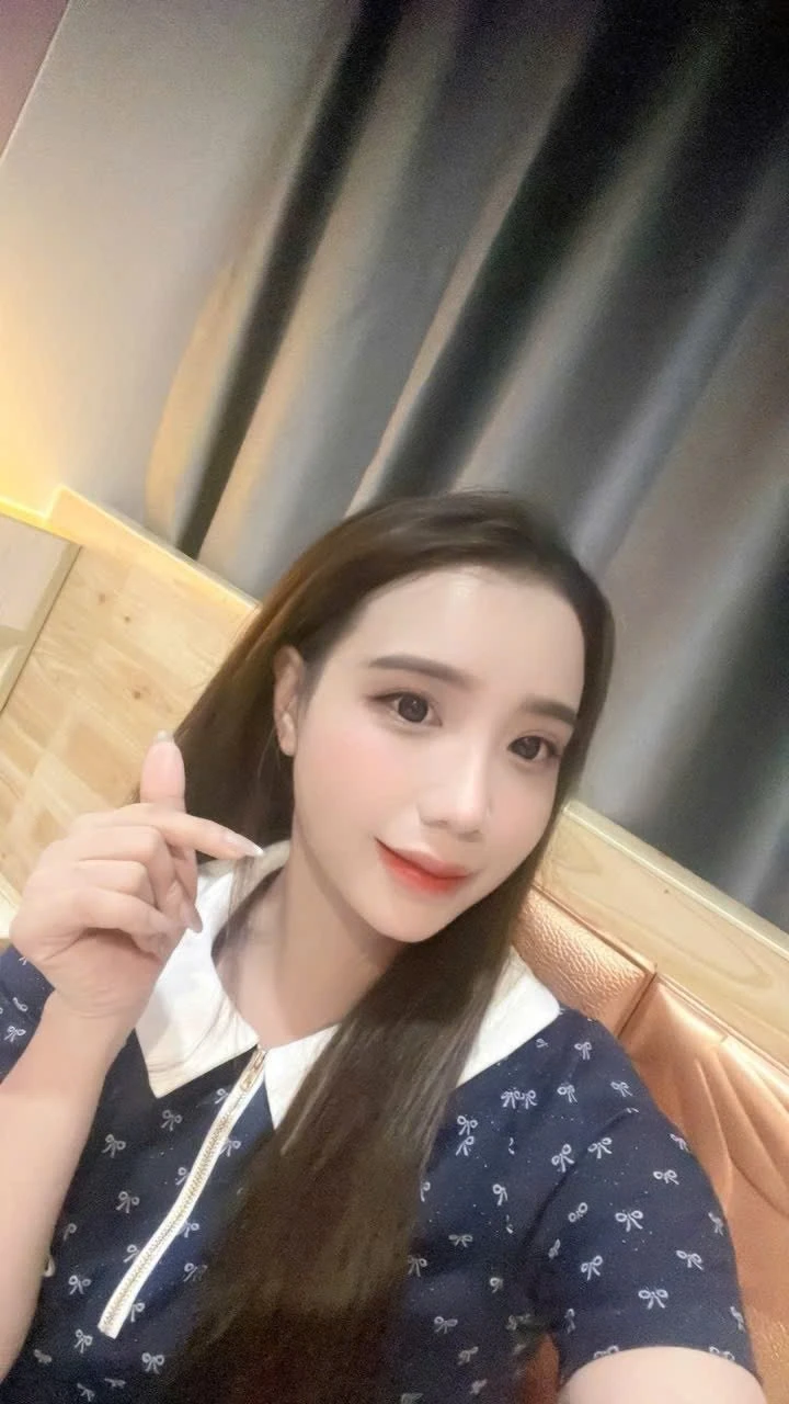 Linda – Indonesian escort in Tirana — 2 / 5