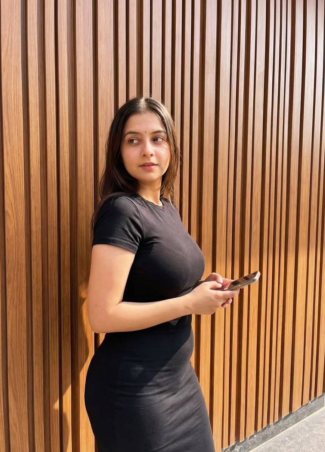 Preeti, a Hot Girl Ready to Give You Com – Indian escort in Bangalore — 2 / 3