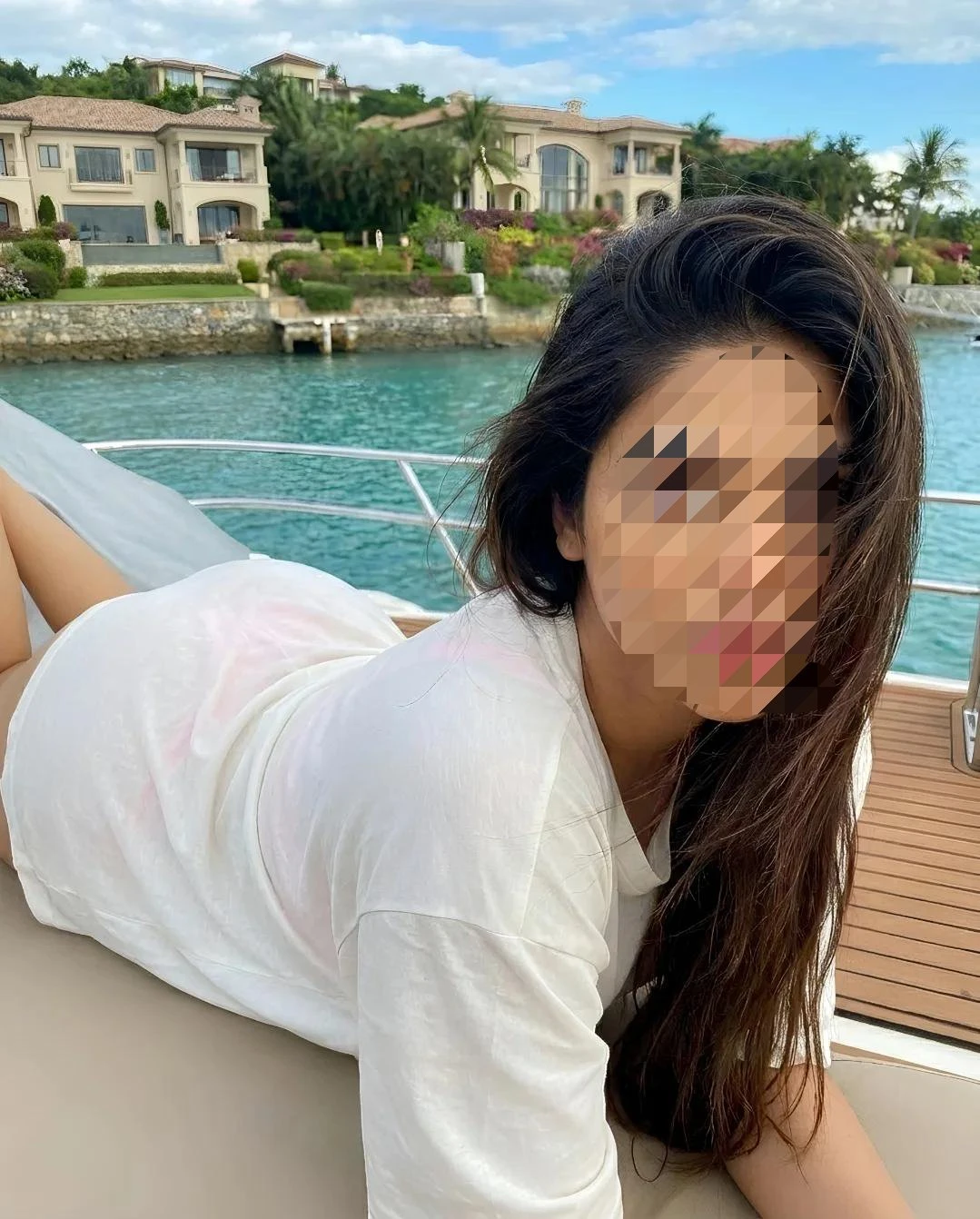 Kavya – Indian escort in Chennai — 1 / 3