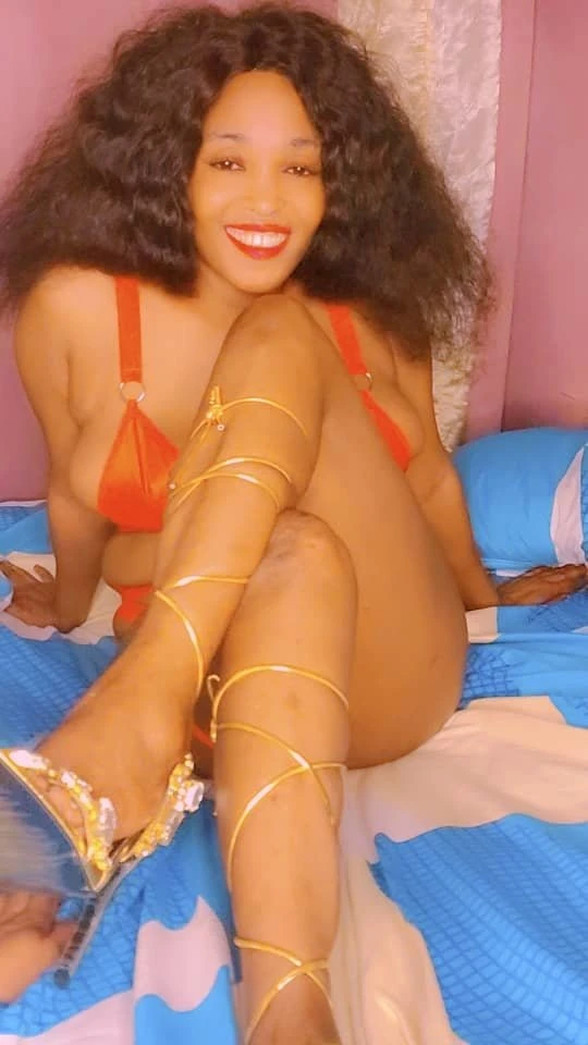 Amber – South African escort in Chennai — 1 / 7