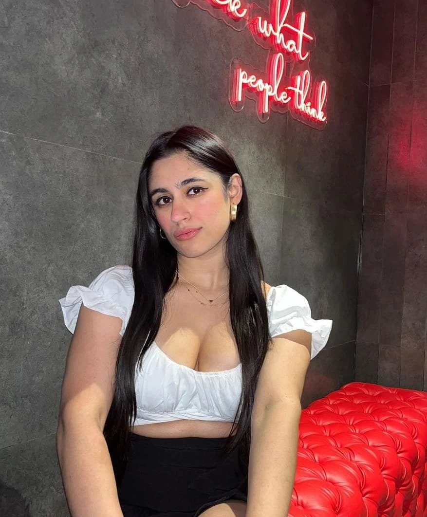 Cam show & Real meet – Indian escort in Bangalore — 3 / 5