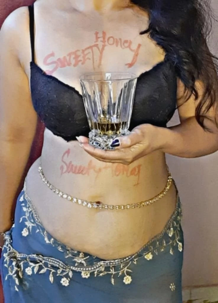 Sluttywife Sweety (Paid Cam & Real Meet) – Indian escort in Bangalore — 4 / 26
