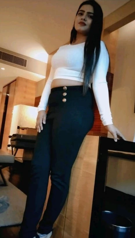 Soniya Singh – Indian escort in Bangalore — 3 / 4