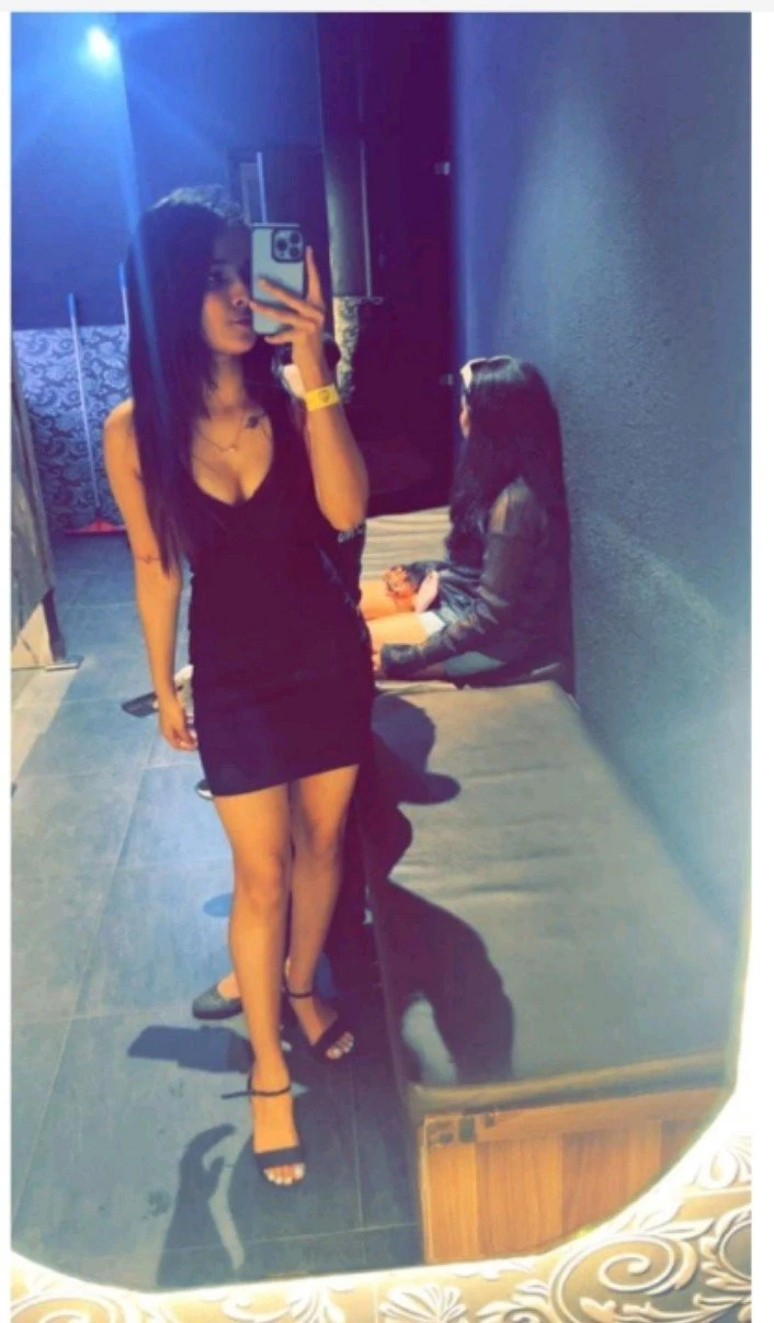 Komal Web Cam Show and Real Meet – Indian escort in Bangalore — 3 / 4
