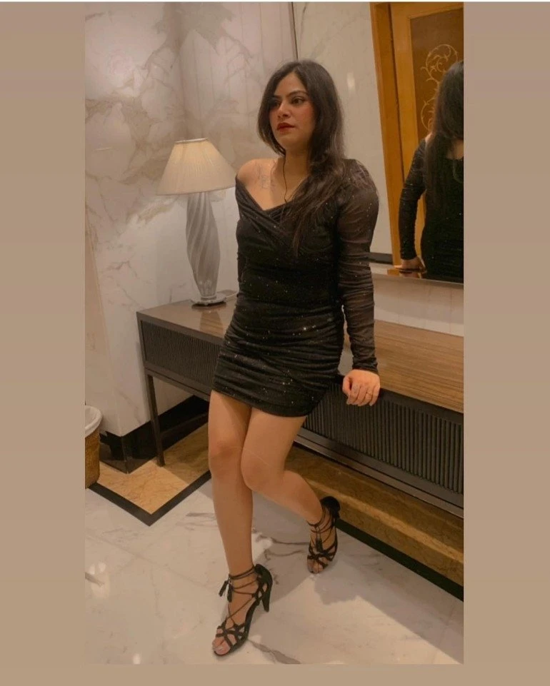 KAVYA SHARMA BEST VIP ESCORT SERVICE – Indian escort agency in Faridabad — 4 / 5