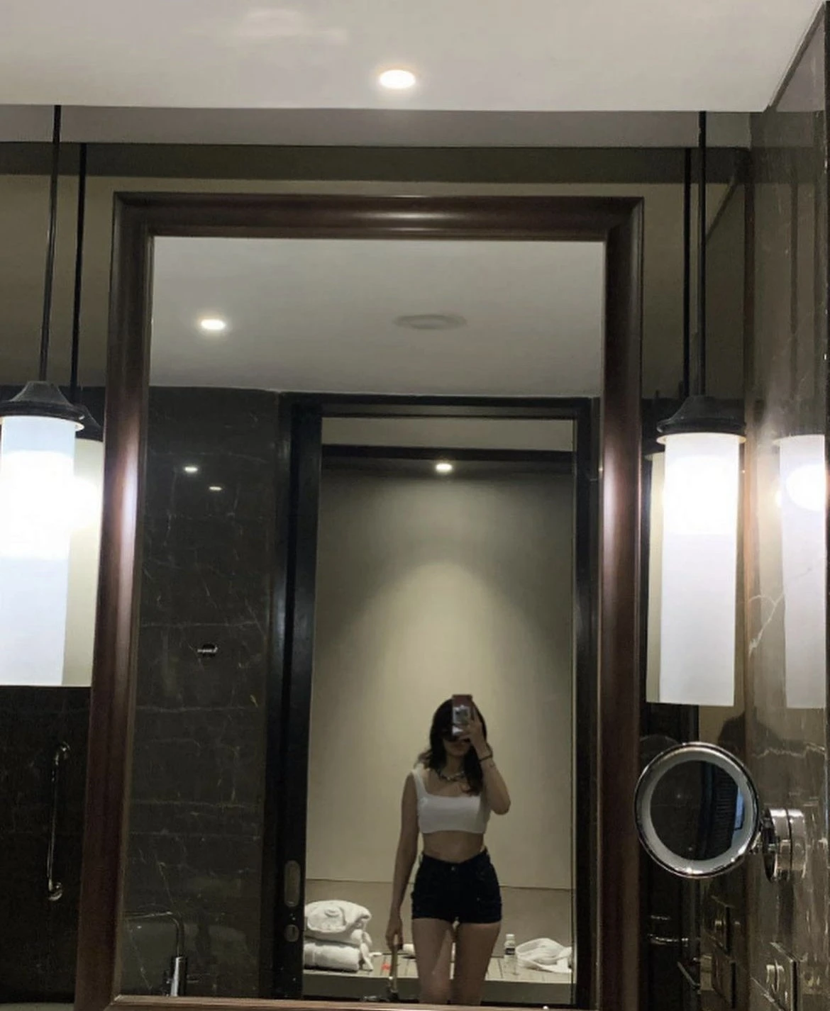 Isha – Indian escort in Bangalore — 3 / 4
