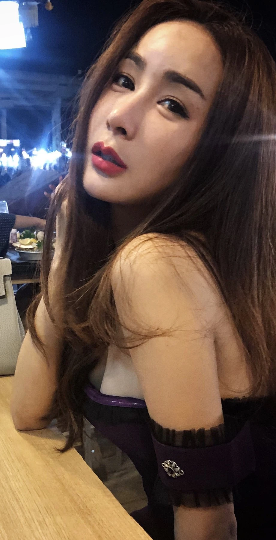 Zeesha – Thai escort in Hong Kong — 8 / 10