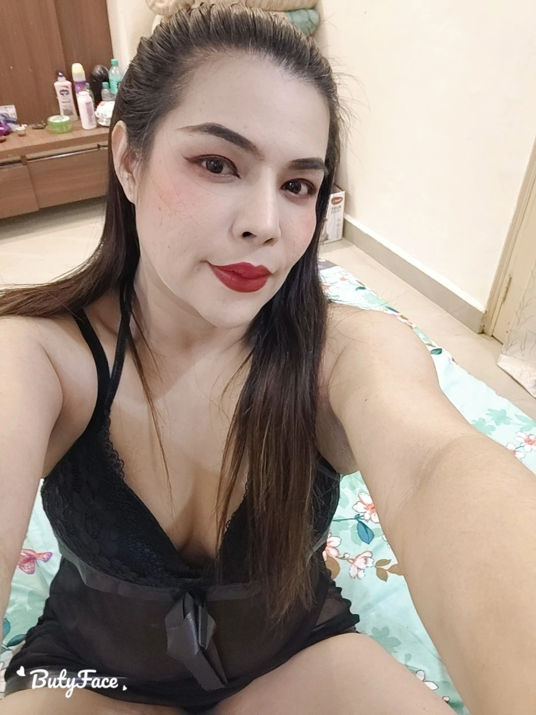 Nana – Thai masseuse in Chandigarh — 11 / 24