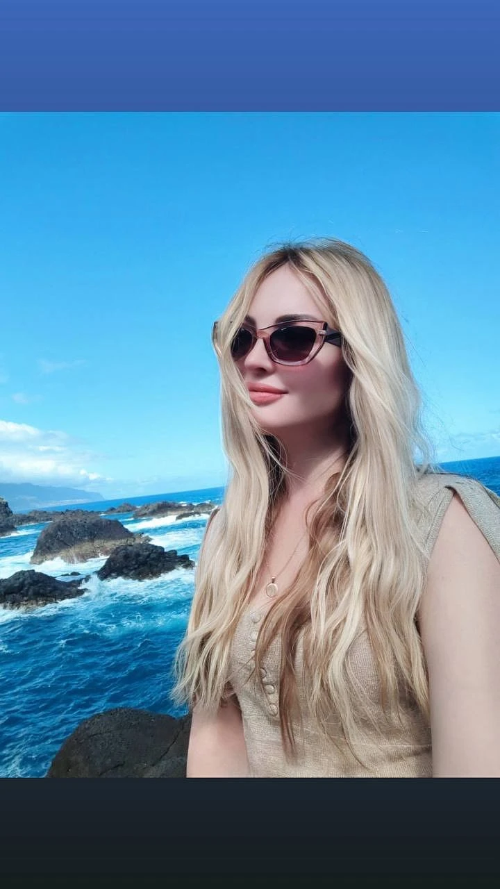 Dina Deep Throat – Ukrainian escort in Hong Kong — 3 / 7