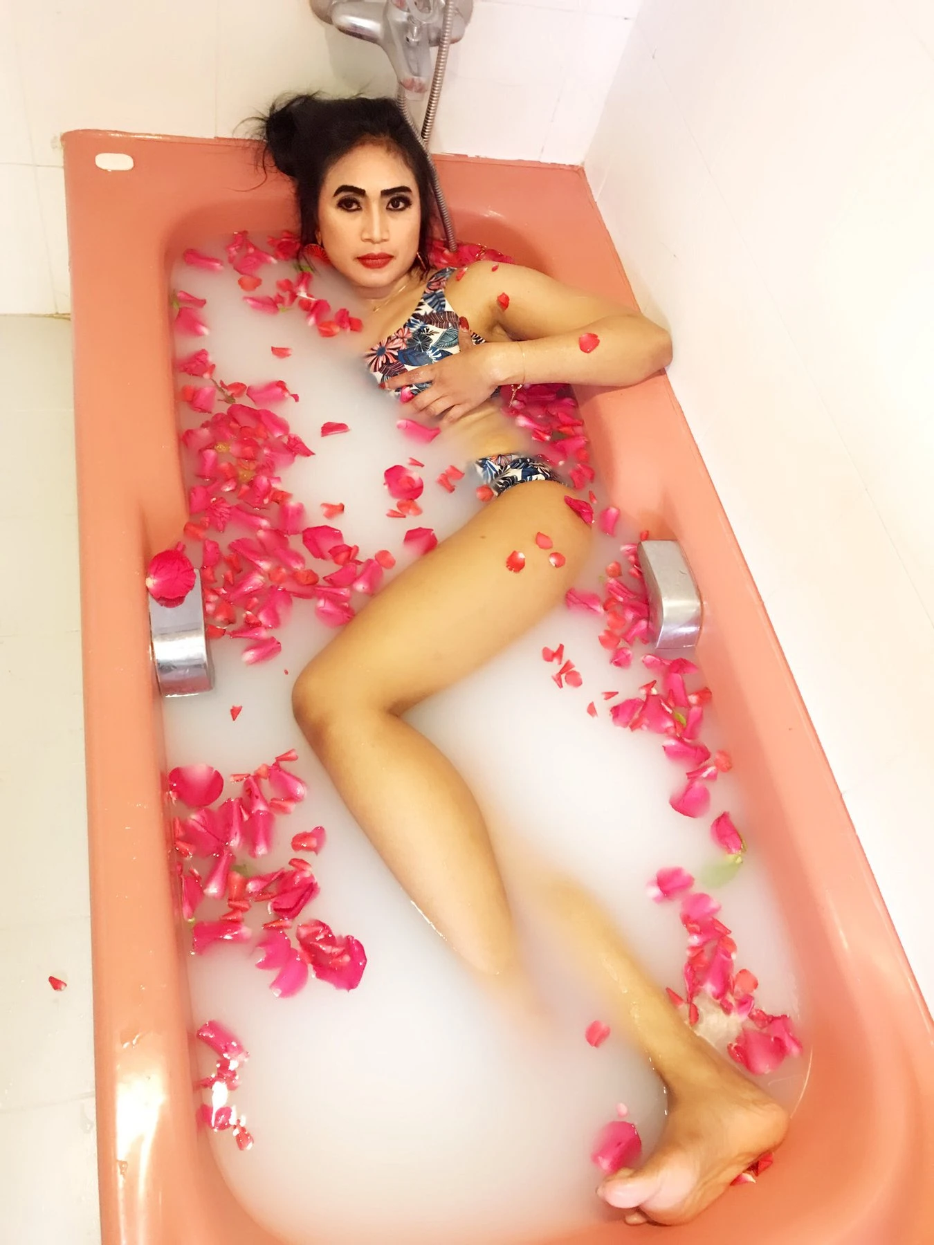 Hot Party Squirt Ultra Milk – Indonesian dominatrix in Hong Kong — 23 / 31