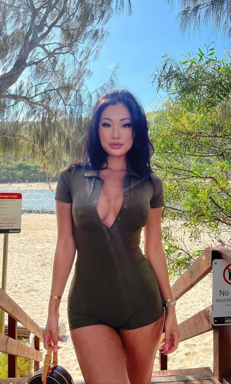Martina – escort in Hong Kong — 9 / 10