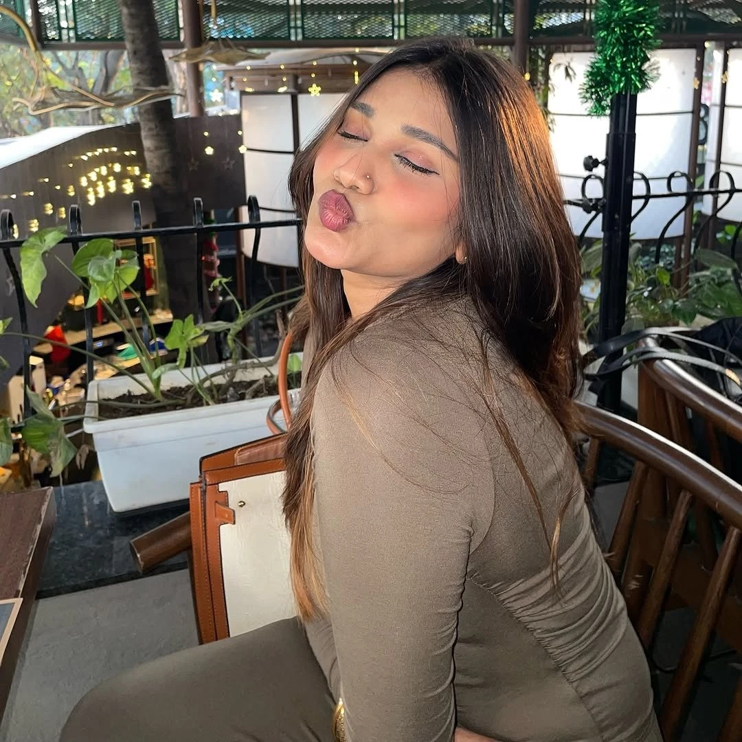Sanaya in Chennai – Indian escort in Chennai — 2 / 4