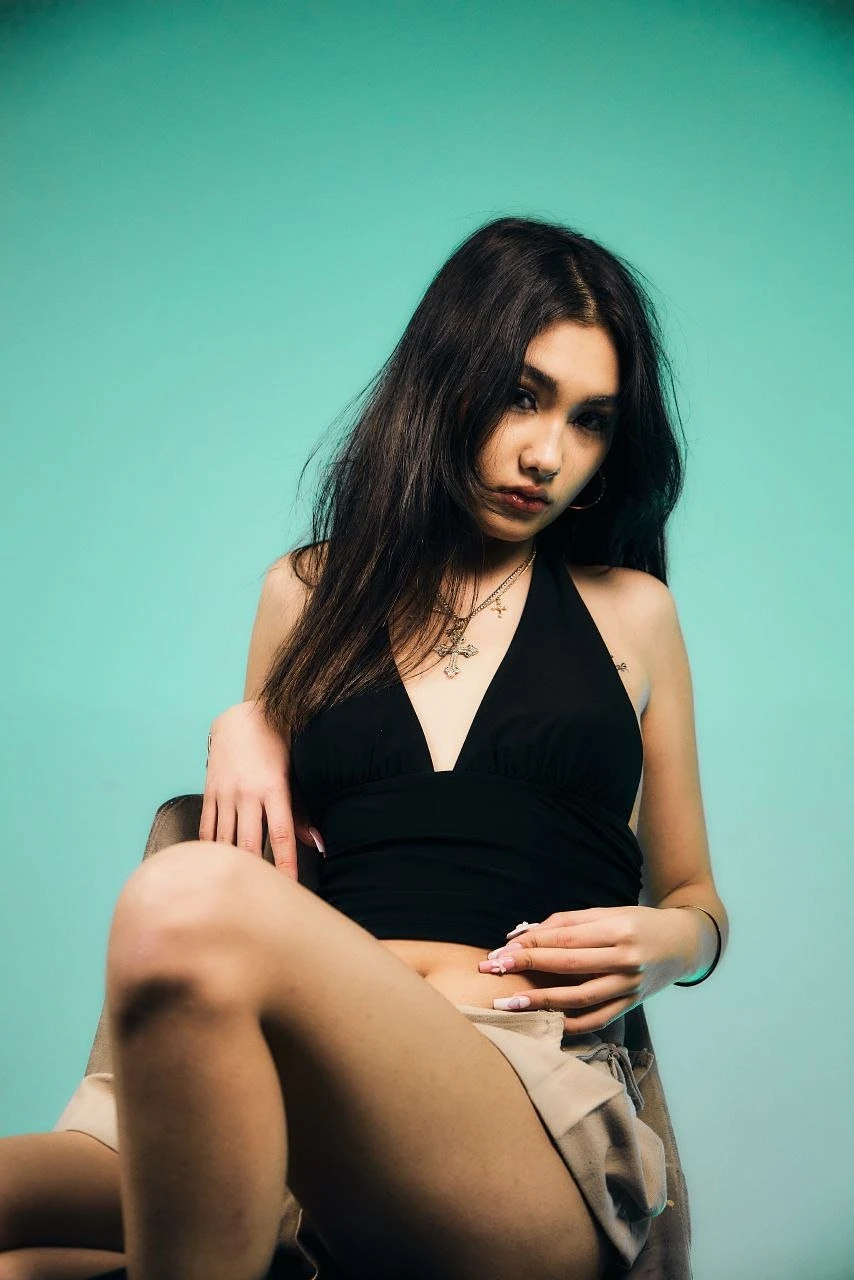 Helen – Kazakhstani escort in Hong Kong — 9 / 14