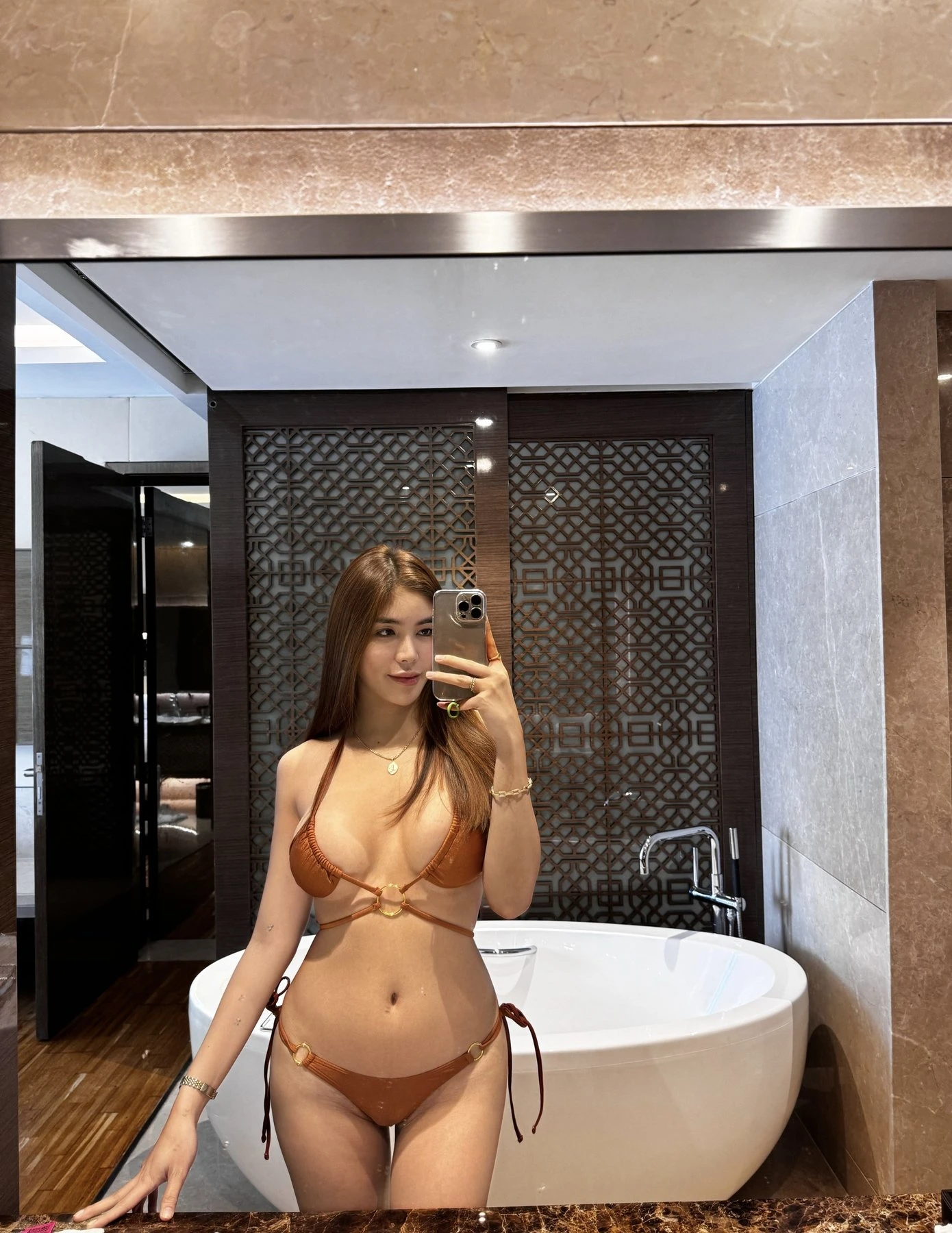 CAMSHOW ONLY – Russian escort in Ahmedabad — 12 / 31