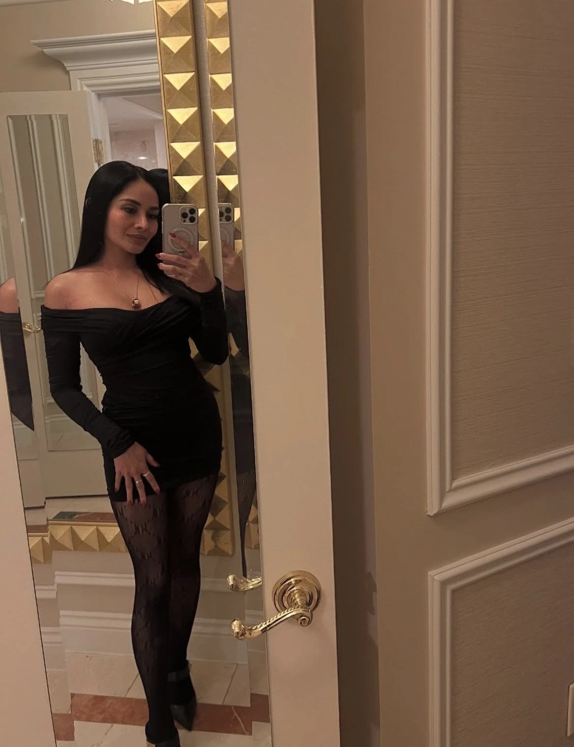 Daniela HotParty is Back – Colombian escort in Hong Kong — 3 / 11