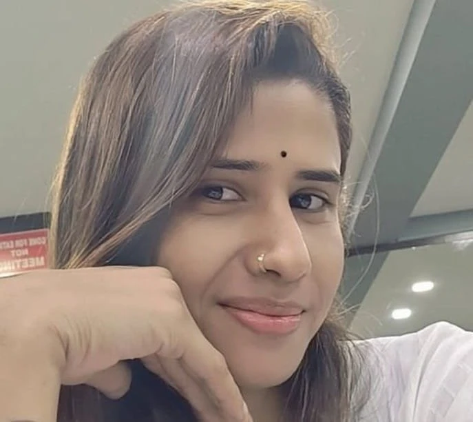 Simran ʀᴇᴀʟ ᴍᴇᴇᴛ & ᴡᴇʙᴄᴀᴍ – Indian escort in Bangalore — 2 / 7