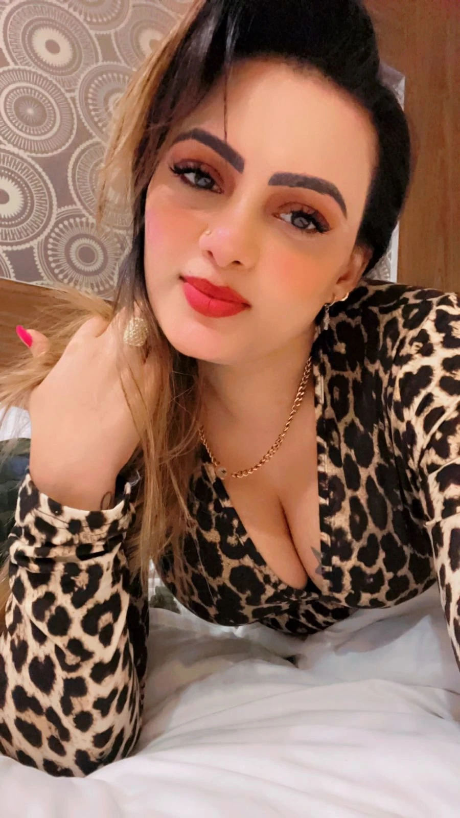 VIP models escort service dehradun – Indian escort in Dehradun, Uttarakhand — 4 / 5