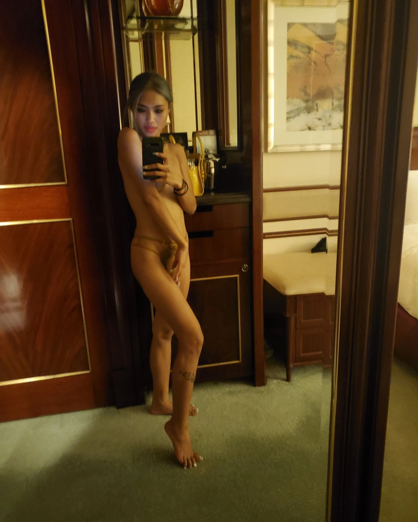 Yan – Indonesian escort in Hong Kong — 2 / 5