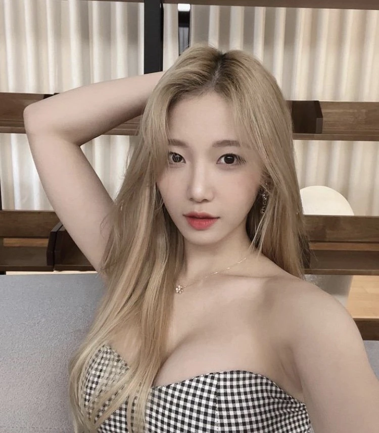 Linjiaxin – Taiwanese masseuse in Hong Kong — 4 / 5