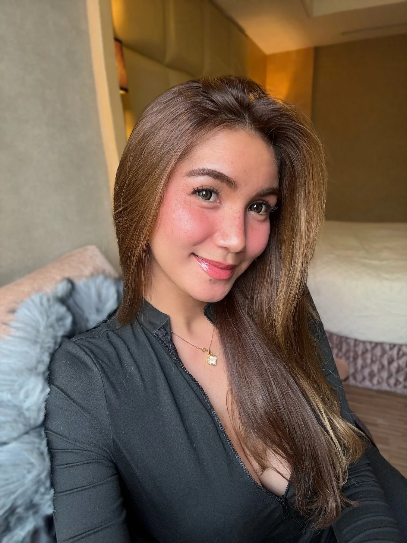 Marie (Wonder Woman) – Filipino escort in Hong Kong — 5 / 31
