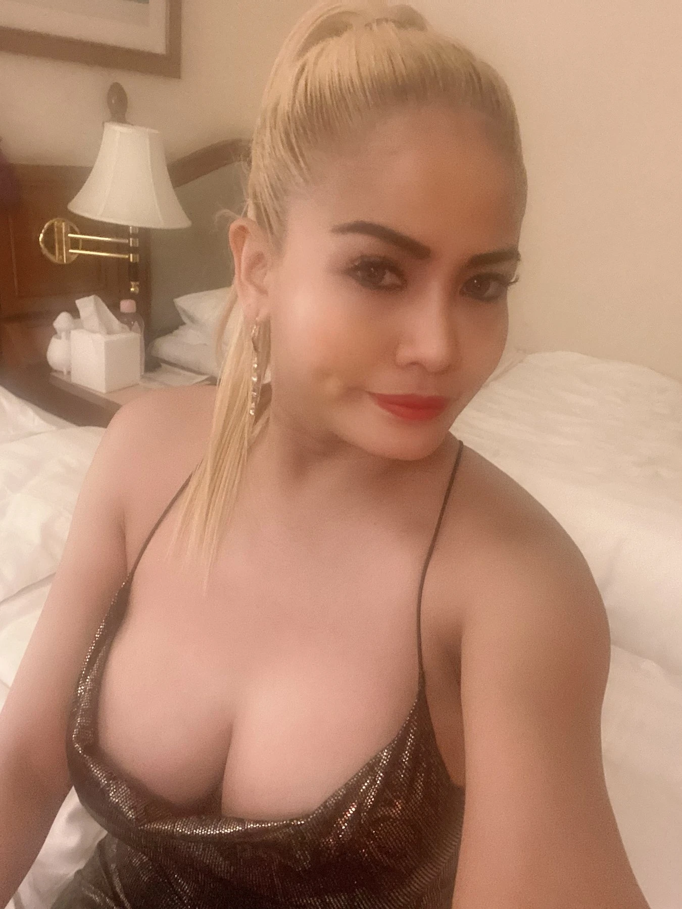 Sarahjane Independent party girl – Filipino escort in Hong Kong — 8 / 20