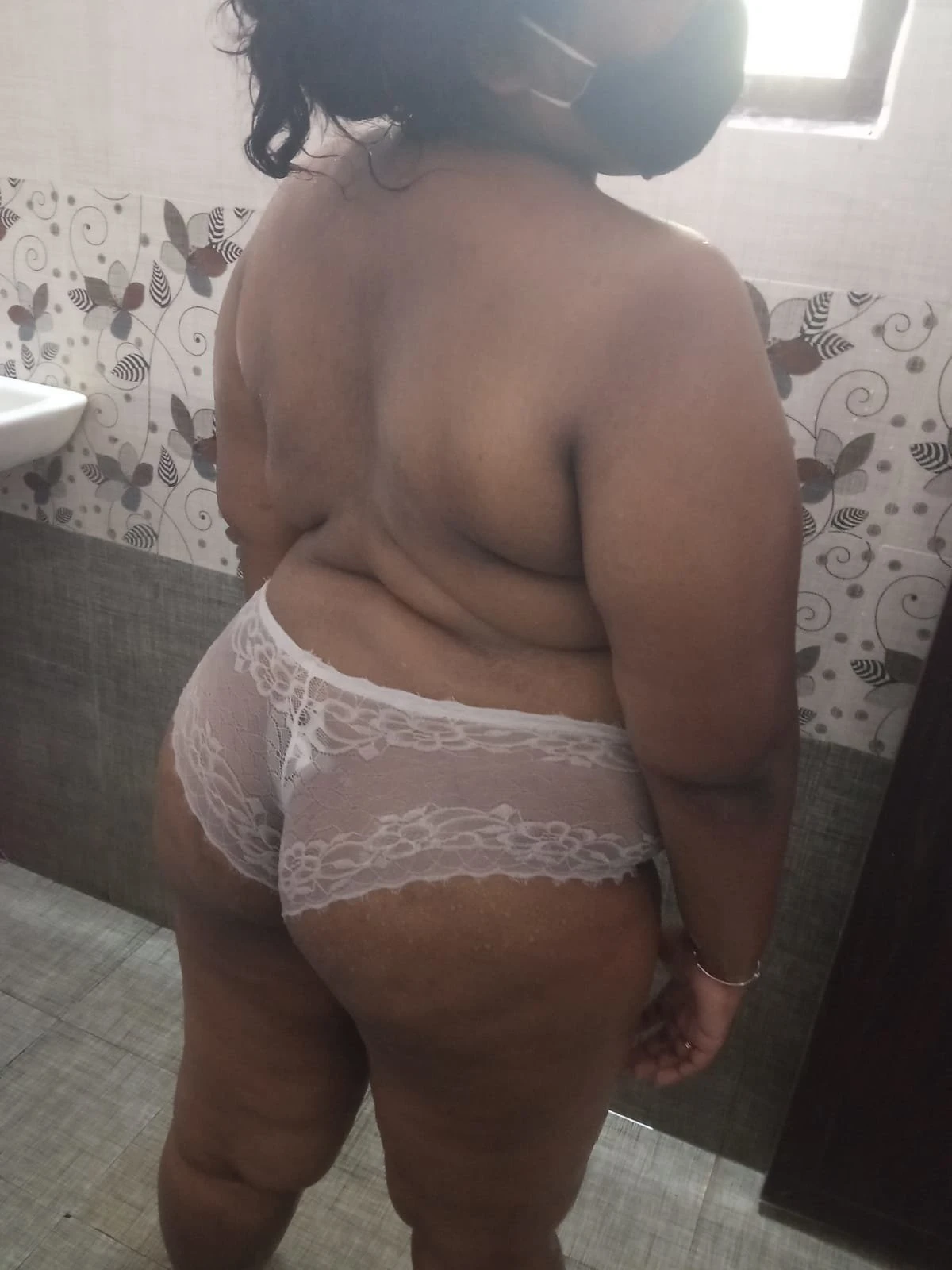 Molly Michelle – Indian escort in Bangalore, Escort, Banga