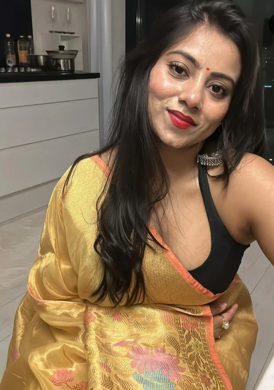 Khushi – Indian escort in Bangalore — 1 / 2