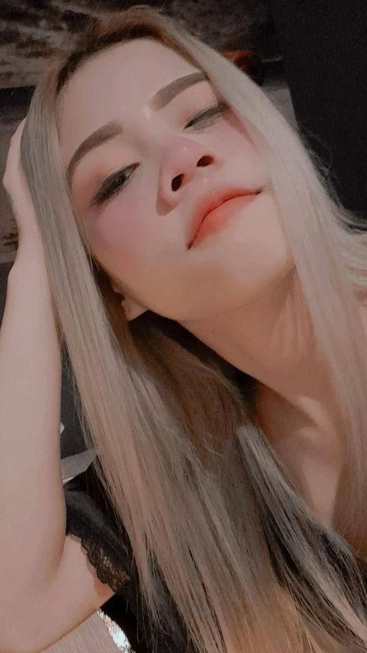 Bee – Thai escort in Hong Kong — 2 / 9