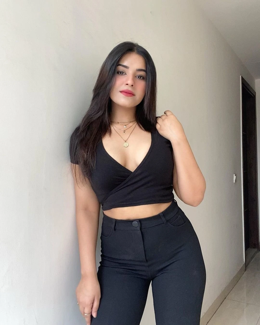 5 STAR INDIAN ESCORT SERVICE IN AEROCITY – Indian escort in Gurgaon — 4 / 6