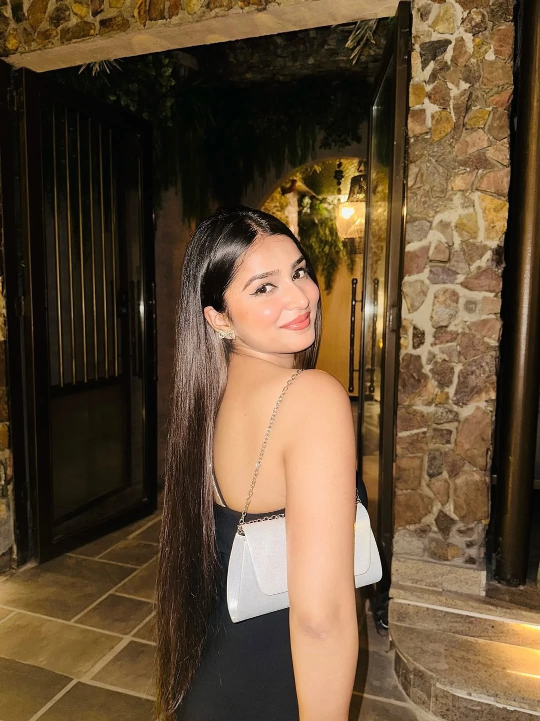 Kamakshi – Indian escort in Candolim, Goa — 2 / 6