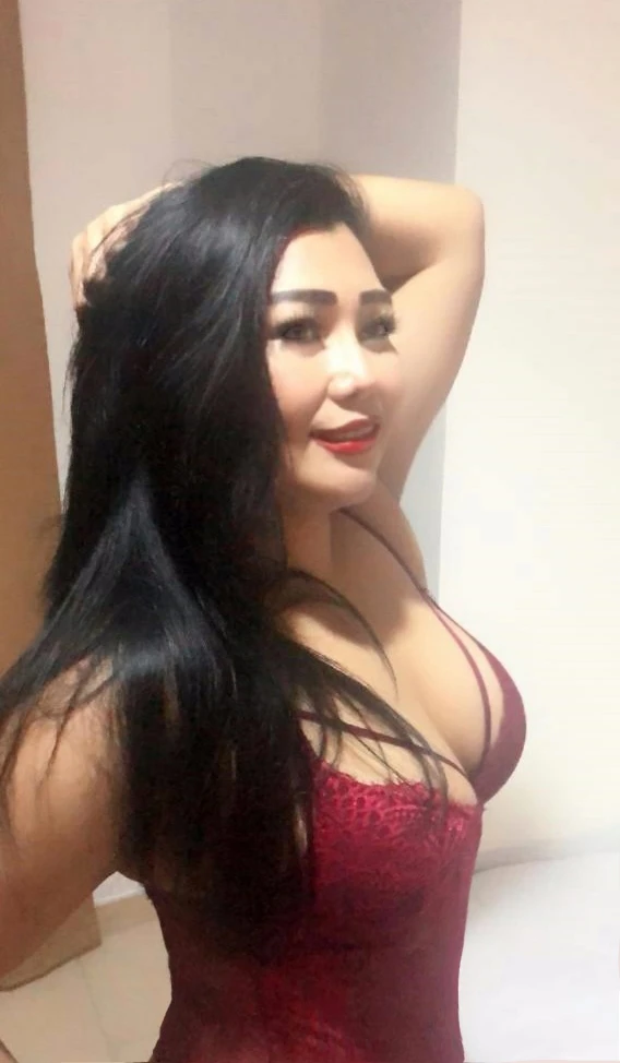 Elisa – Indonesian escort in Hong Kong — 7 / 12